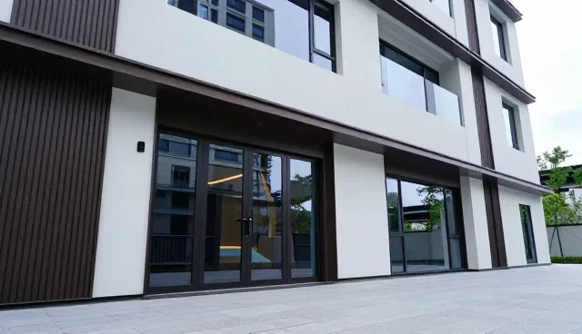 幕墙系统在不同气候条件下的能耗控制实践